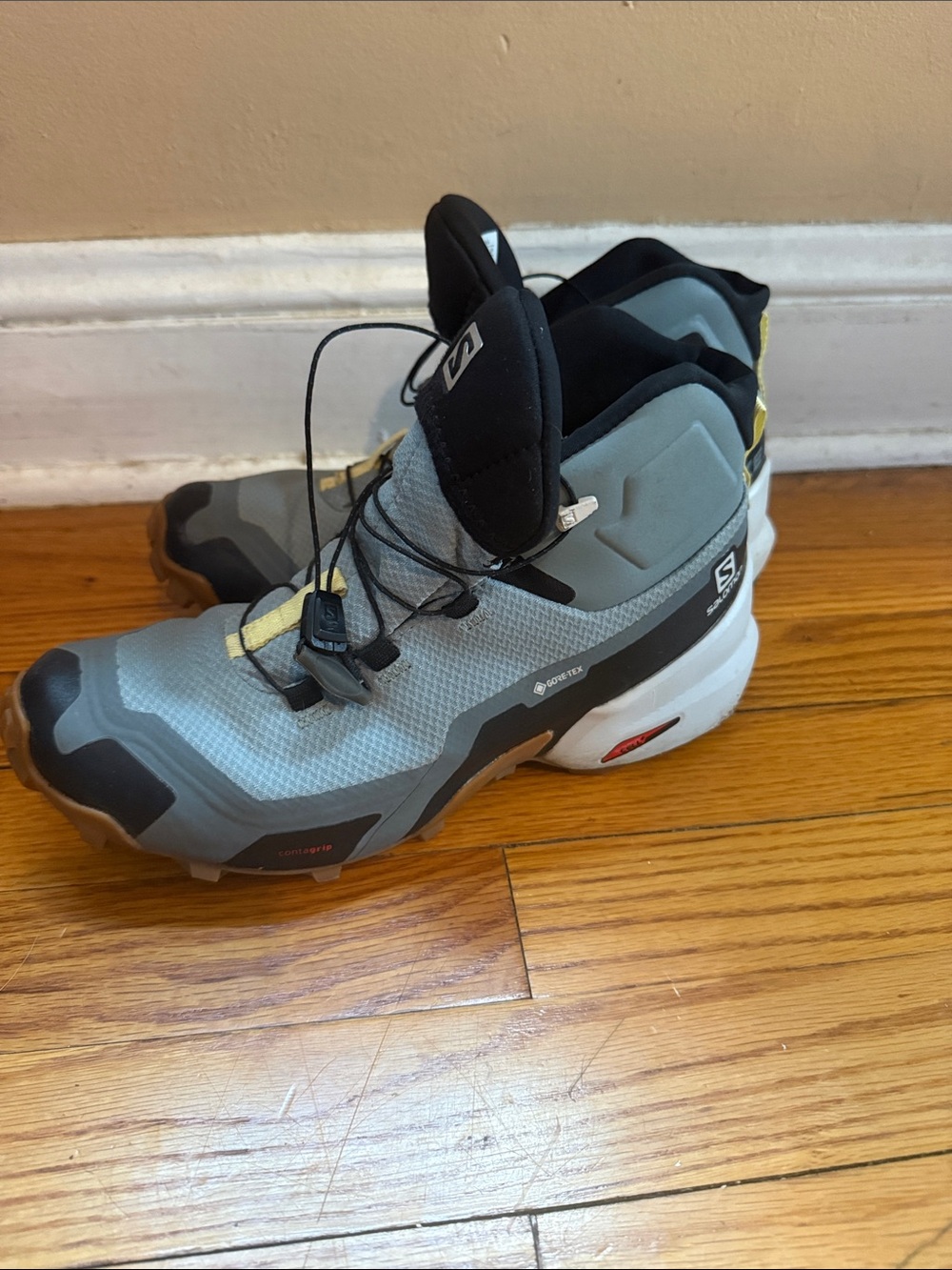 Salomon Cross Hike Mid Women's Hiking Trail Boots Shoes Sz 8 Gore-Tex Waterproof - Picture 2 of 5